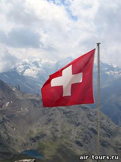 флаг Швейцарии на пике Лангард