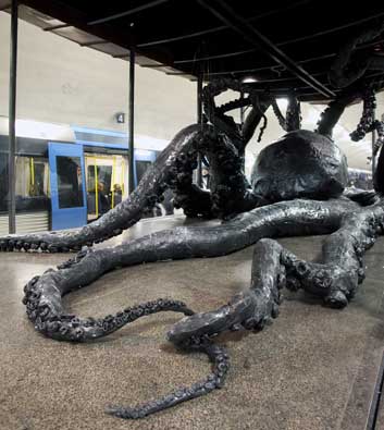 осьминог в стокгольмском метро