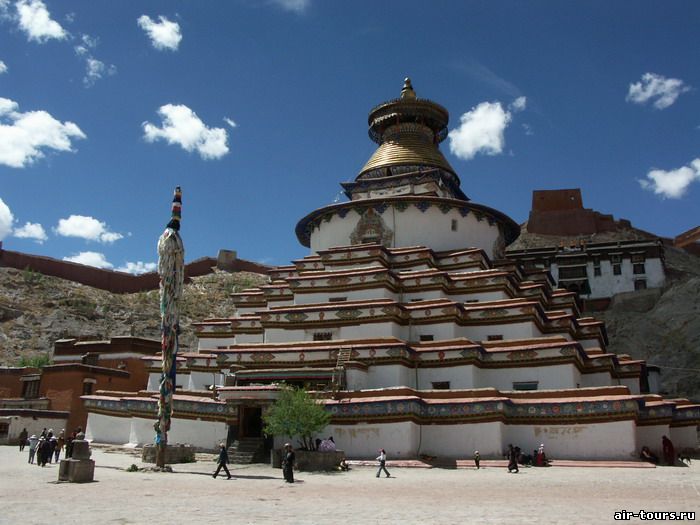 Ступа в Тибете